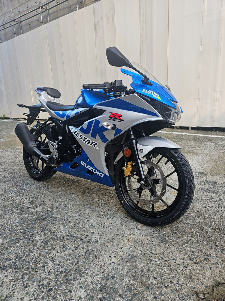 21년식 스즈키 gsx-r125 스페셜 색상 판매합니다 이미지
