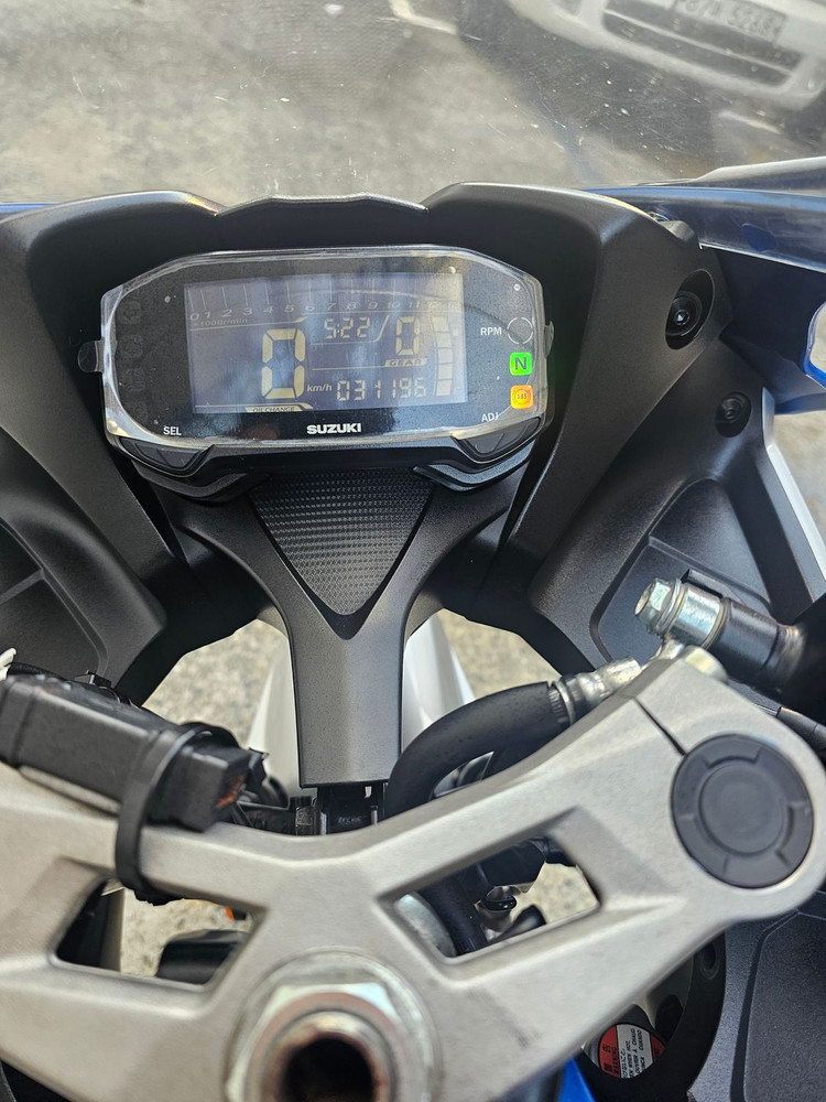 21년식 스즈키 gsx-r125 스페셜 색상 판매합니다 이미지