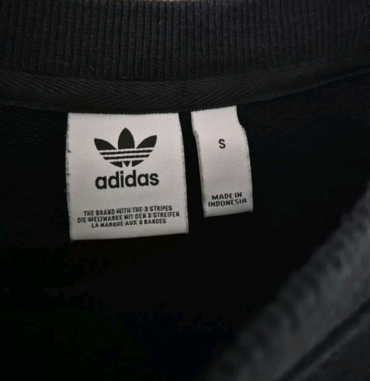 아디다스 맨투맨 오버핏 남여공용 이미지