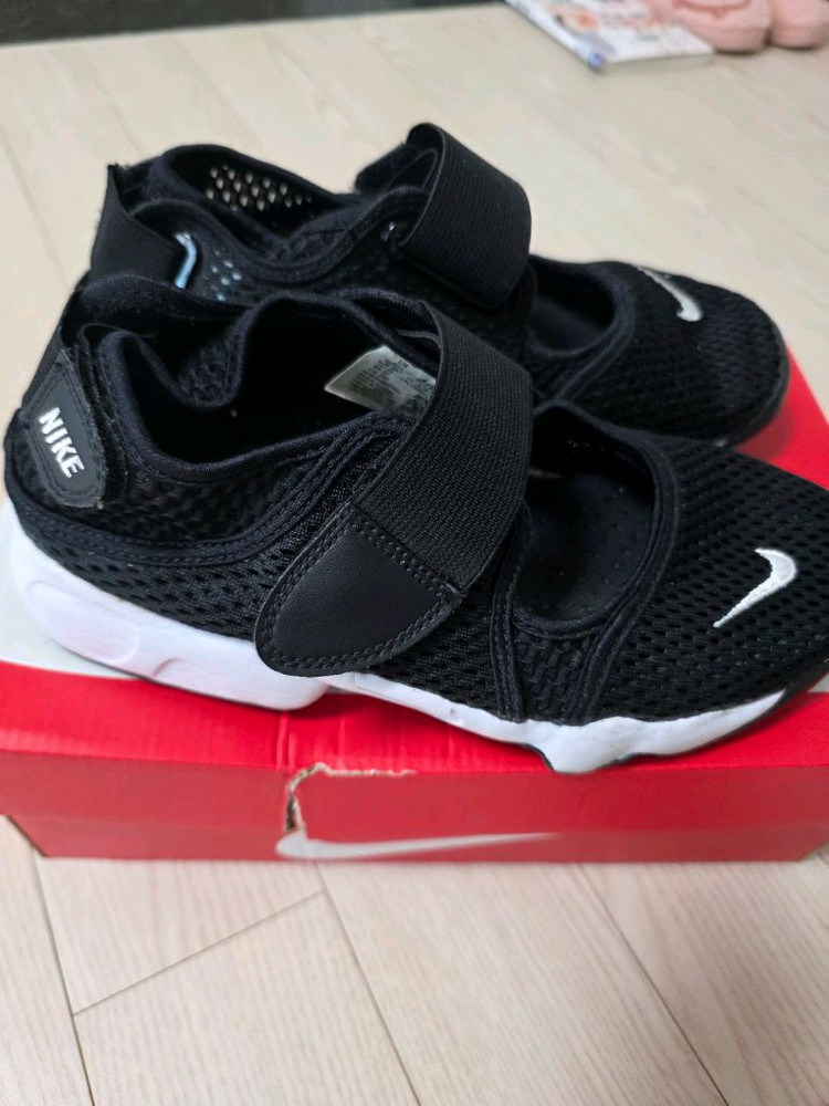 나이키 키즈에어리프트 240사이즈 이미지