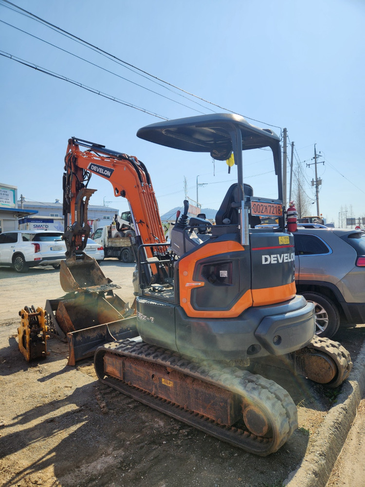 중고미니굴삭기 두산 DX35 코끼리집게 2024년식 630시간 대구위치 중고굴삭기매매 이미지