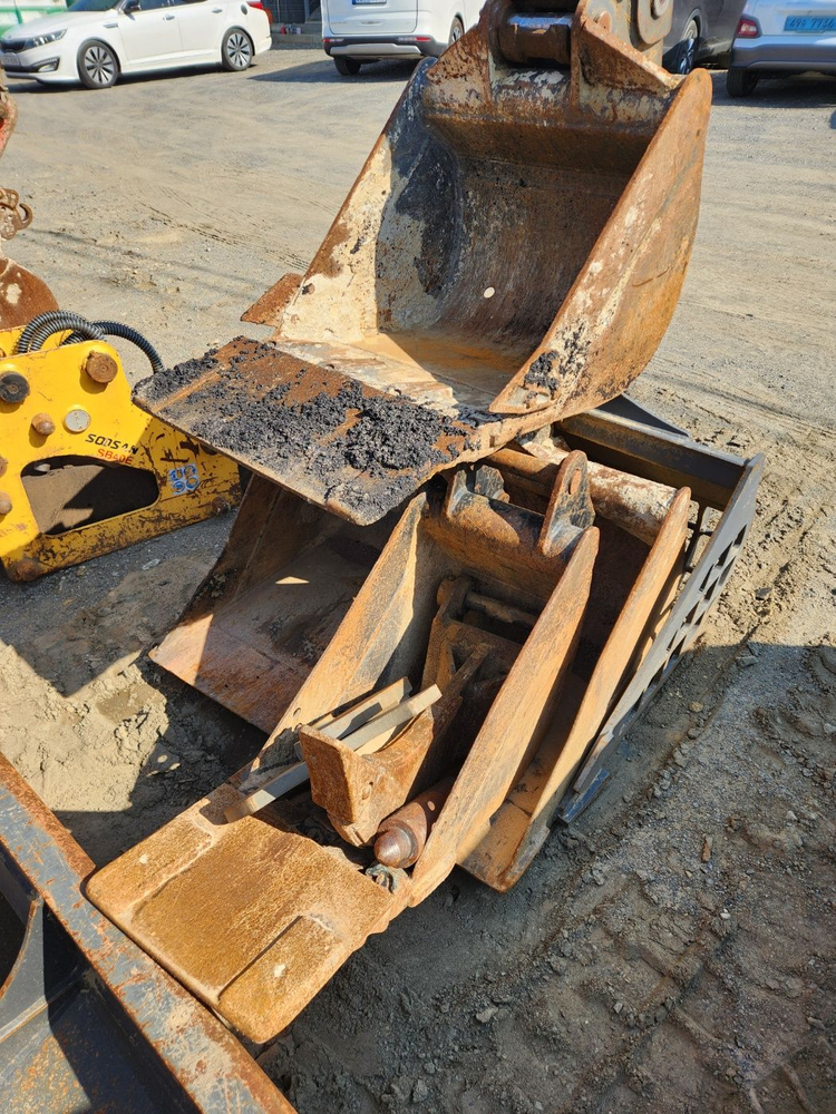 중고미니굴삭기 두산 DX35 코끼리집게 2024년식 630시간 대구위치 중고굴삭기매매 이미지