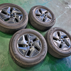 쏘렌토 17인치휠 휠 타이어 이미지