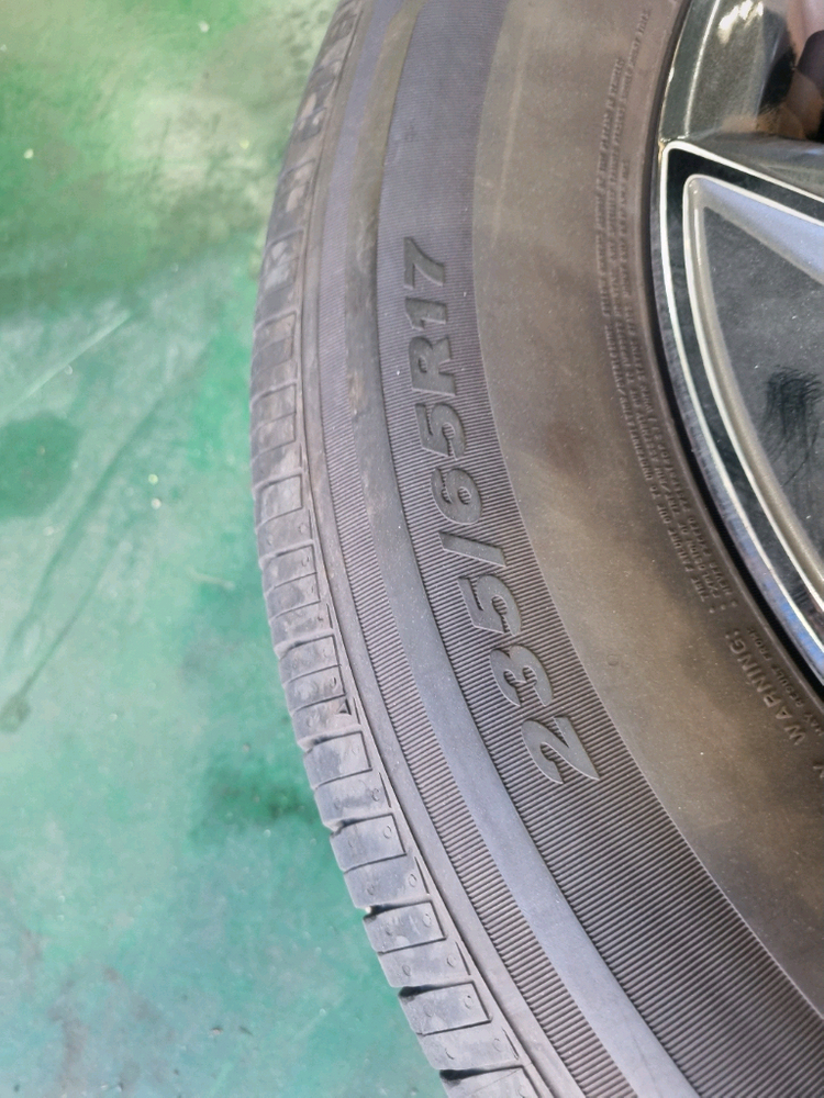 쏘렌토 17인치휠 휠 타이어 이미지