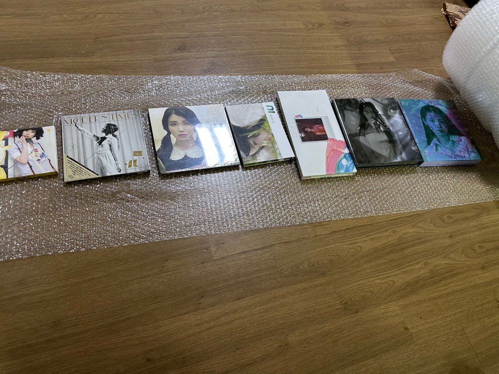 아이유 앨범 일괄 판매합니다. 이미지