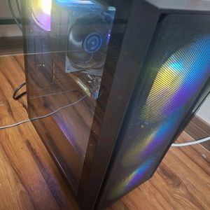 라이젠 5600 RTX 4060 게이밍 컴퓨터 본체 이미지