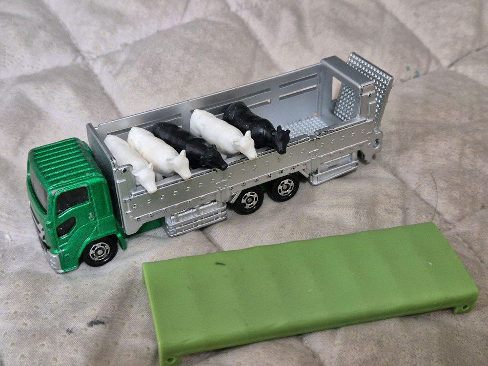 롱 타입 토미카 No.139 가축운반차(가축 5마리포함) 이미지