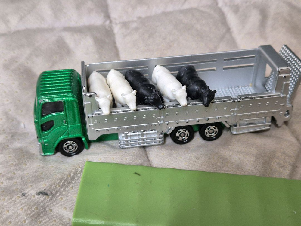 롱 타입 토미카 No.139 가축운반차(가축 5마리포함) 이미지