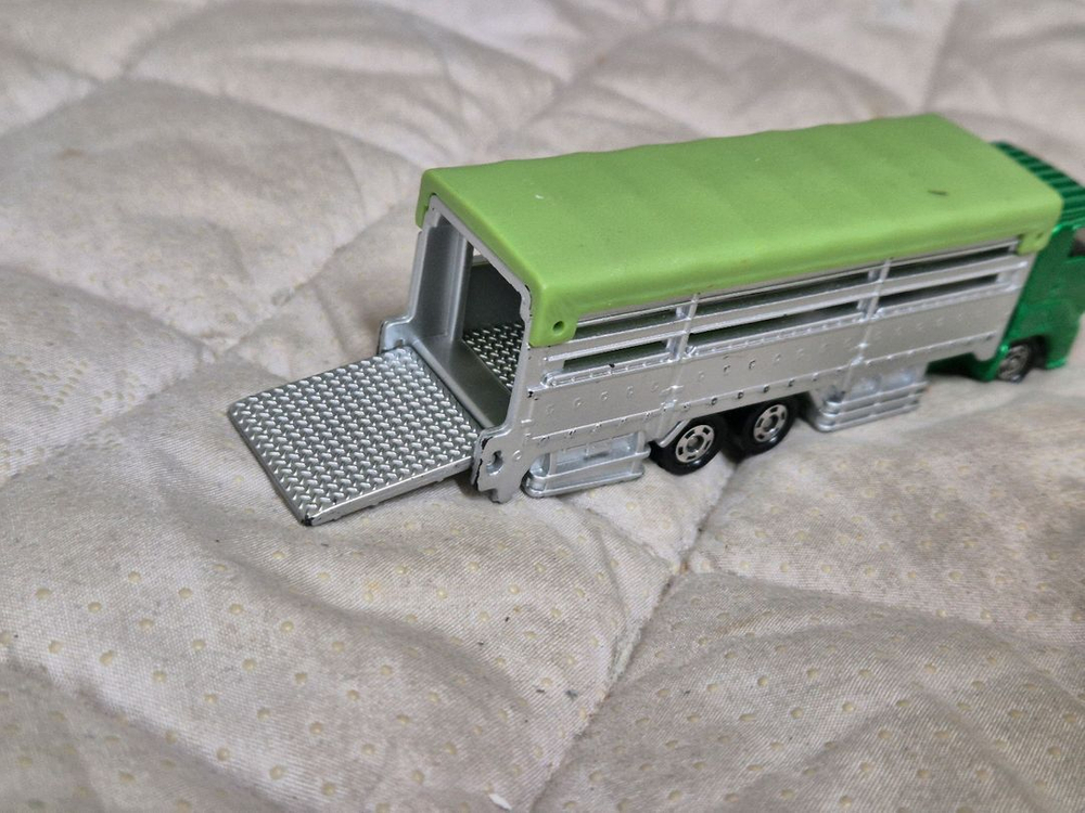 롱 타입 토미카 No.139 가축운반차(가축 5마리포함) 이미지