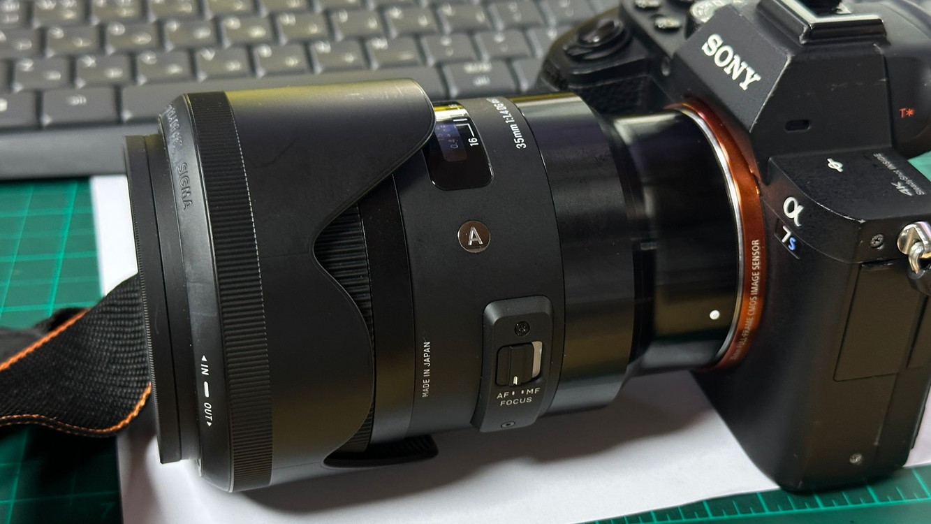 풀프레임 미러리스 카메라 A7S2 시그마아트 35mm F1.4 렌즈 세트 이미지