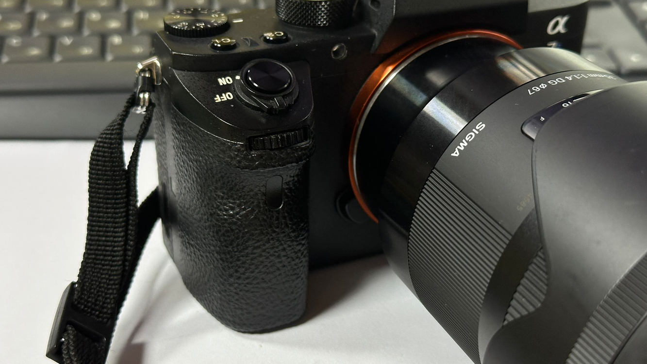 풀프레임 미러리스 카메라 A7S2 시그마아트 35mm F1.4 렌즈 세트 이미지