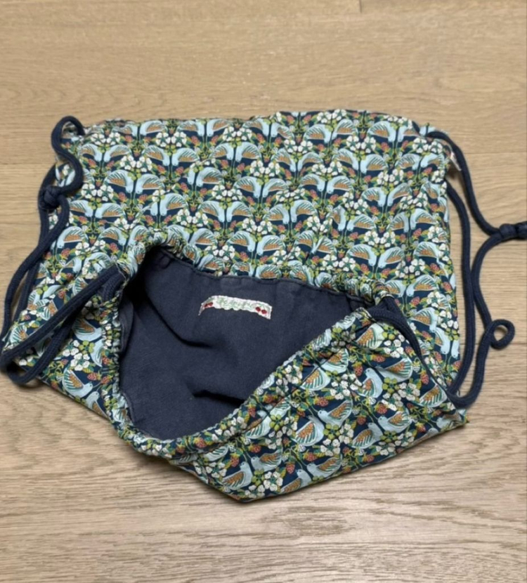 봉쁘앙 백팩 체리 프린티드 백 럭색 이미지