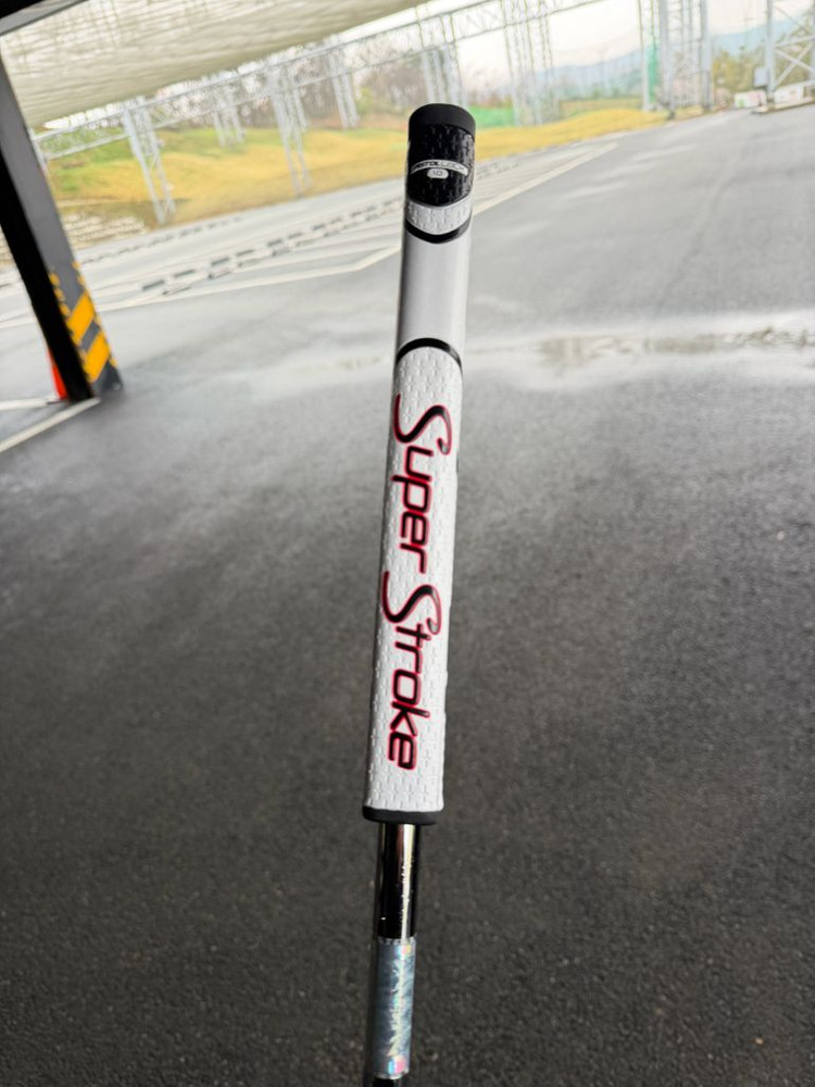 오딧세이 DW 1/2-BALL AI-DUAL 퍼터 이미지