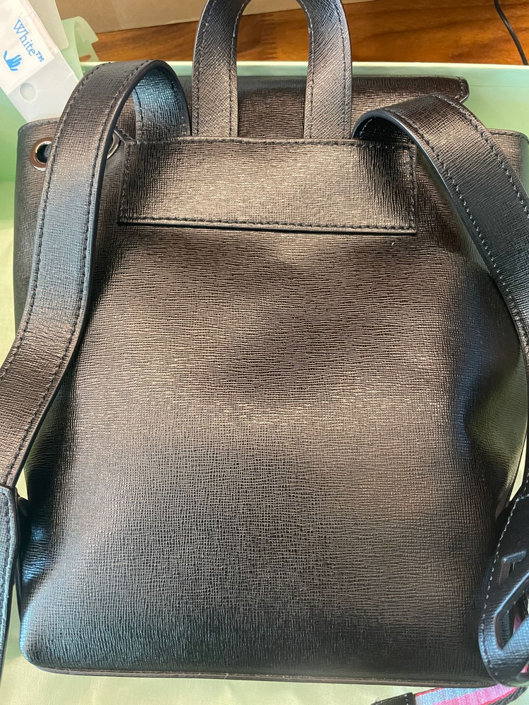 오프화이트(Off-White)의 '디아그(Diag)' 스트라이프 가죽 미니 백팩 이미지