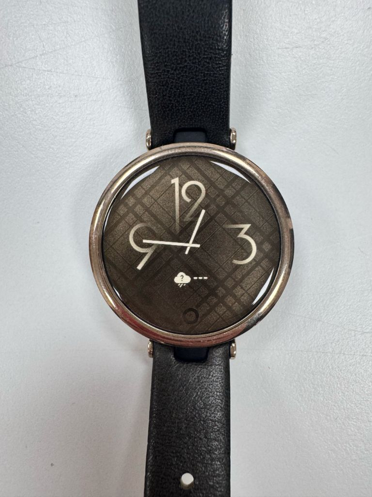 가민 릴리 클래식 에디션 여성용 스마트워치 이미지