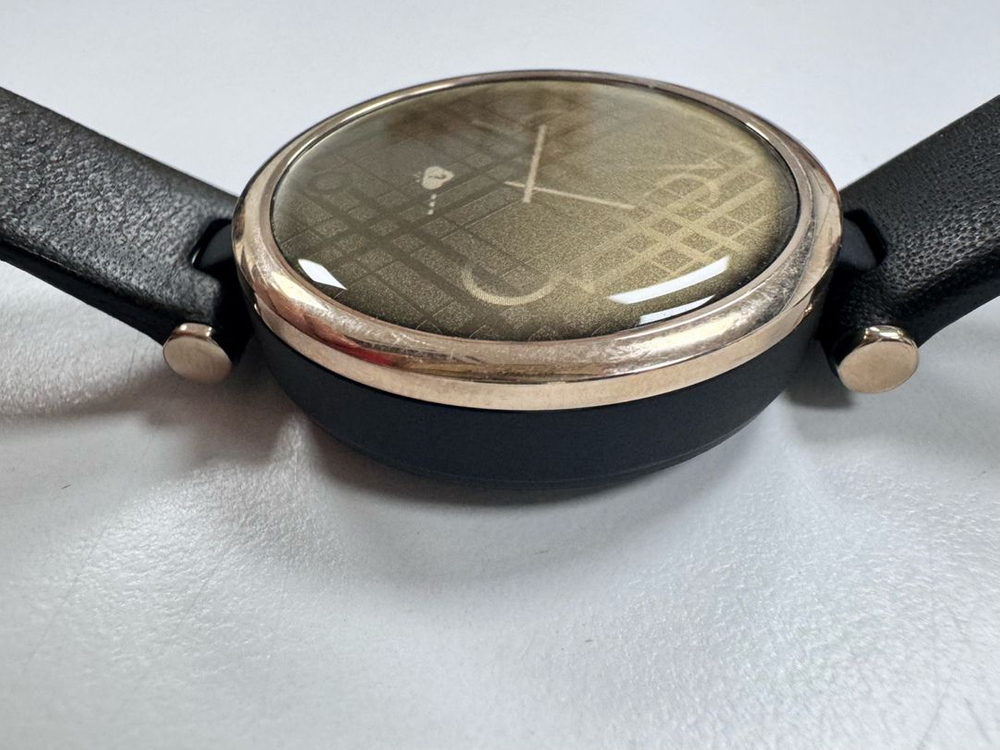 가민 릴리 클래식 에디션 여성용 스마트워치 이미지