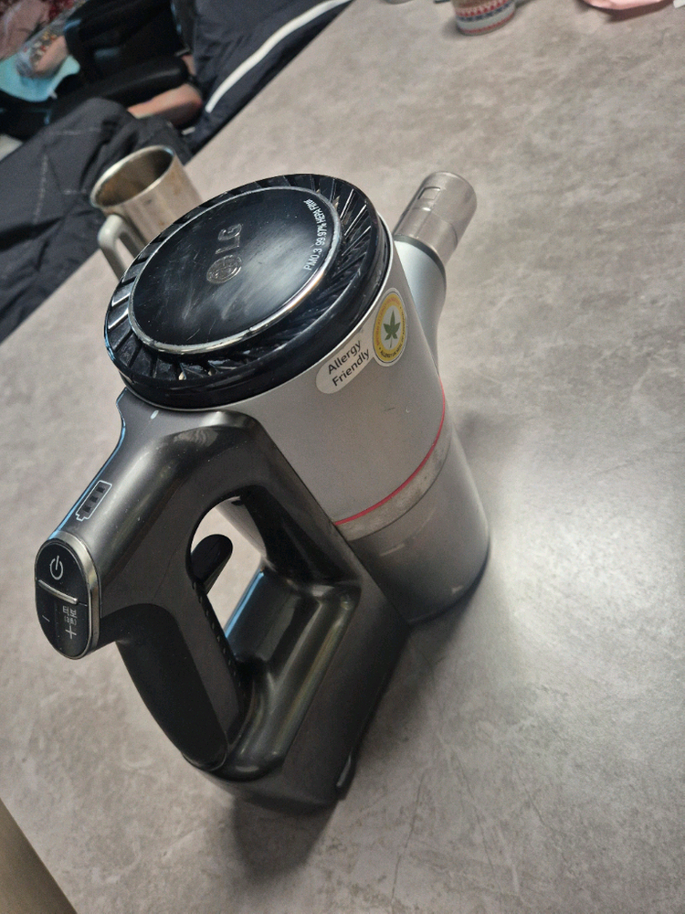 LG 코드제로 A9 청소 본체 단품 상태좋고 작동잘됩니다 이미지