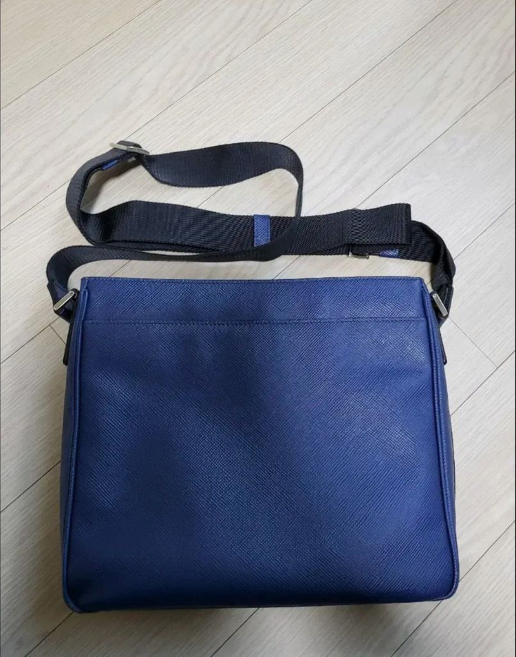 프라다 사피아노 크로스백 이미지