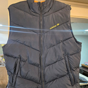 아디다스 패딩조끼 s사이즈 판매합니다.^^ 이미지