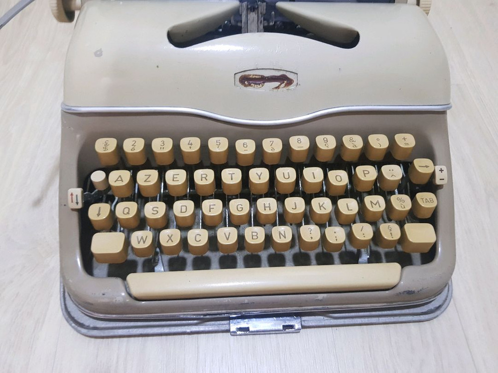 Triumph 타자기 이미지