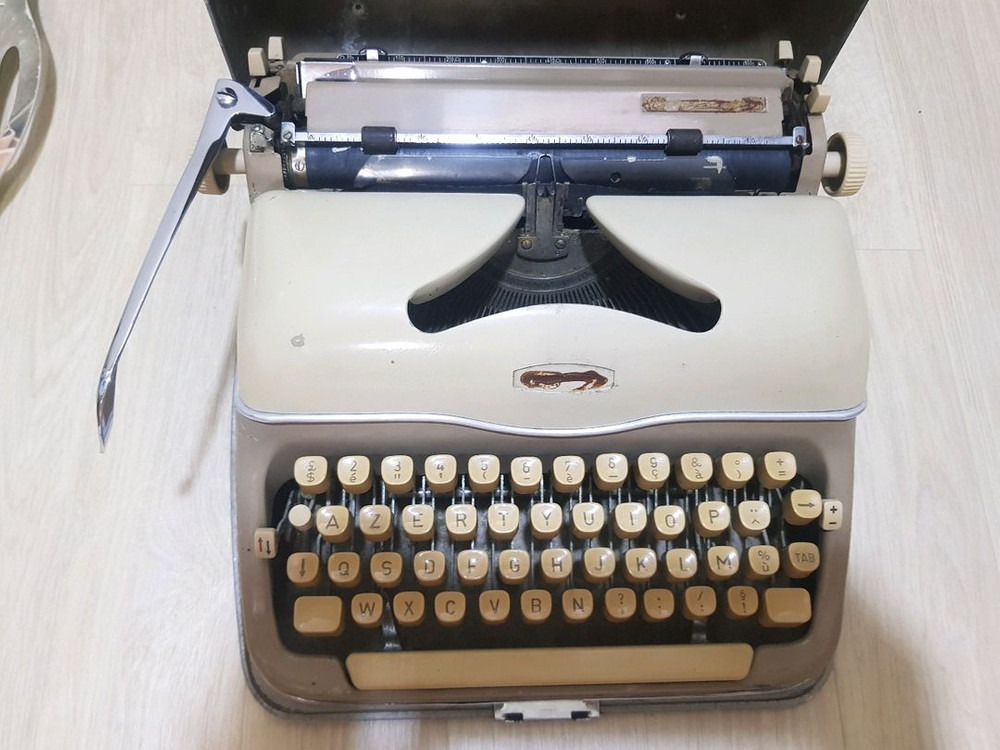 Triumph 타자기 이미지