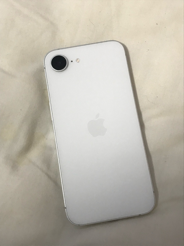 아이폰16e 이미지