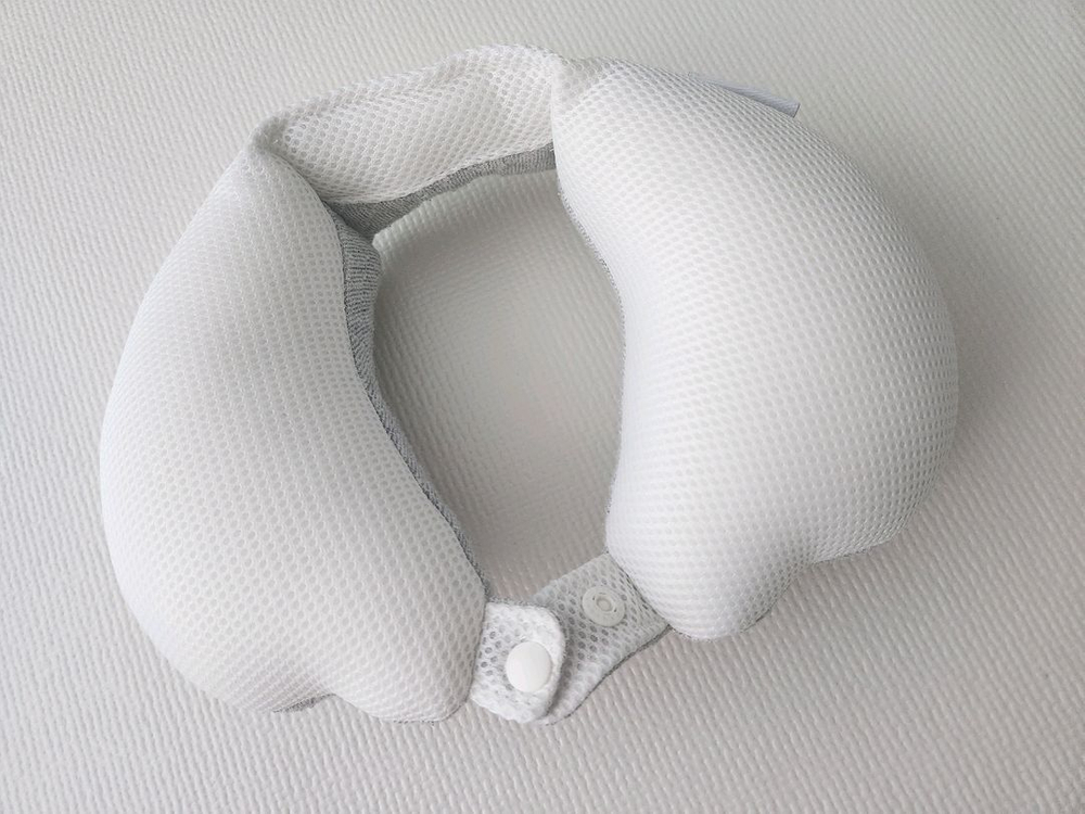 엘로니 유아 오가닉 카시트 목베개 목쿠션 이미지