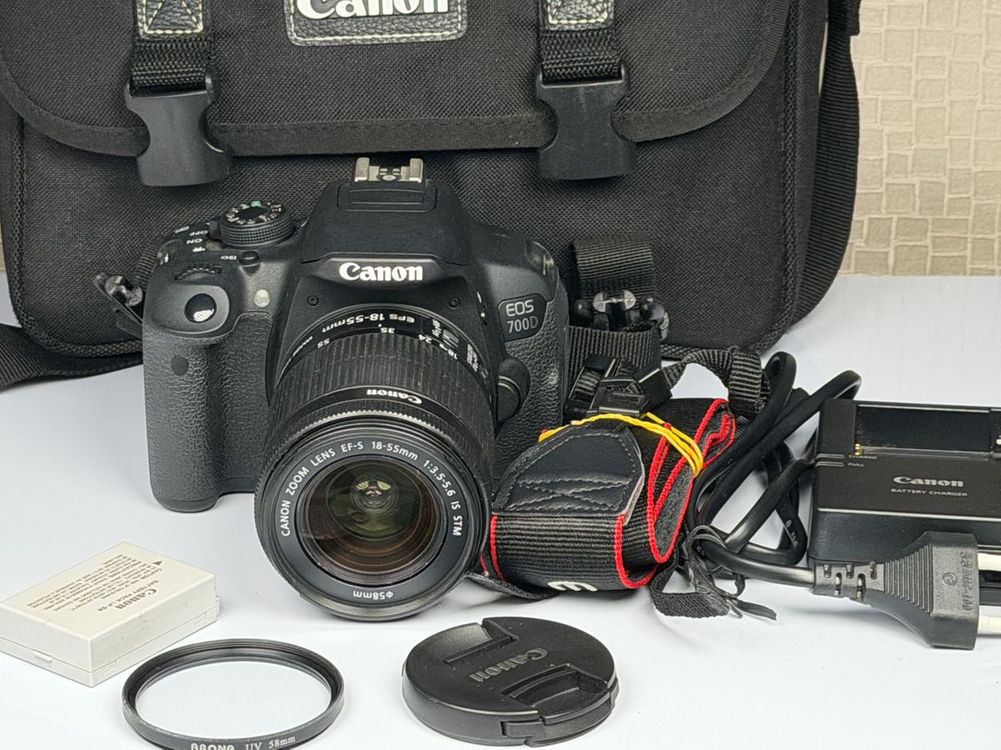 캐논 EOS 700D DSLR 카메라 이미지