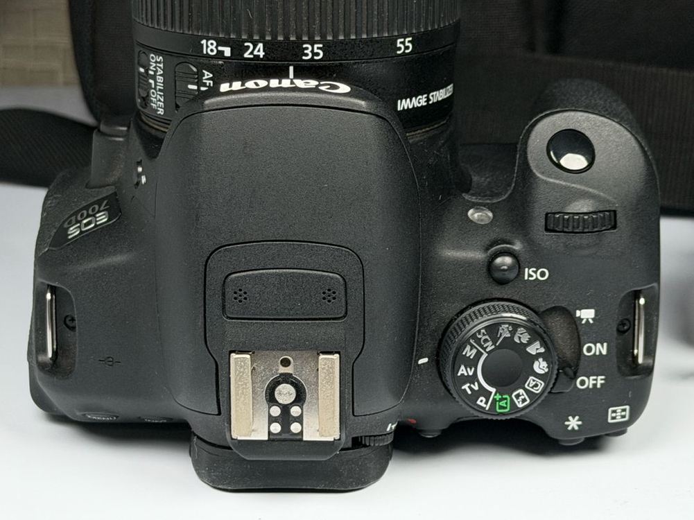 캐논 EOS 700D DSLR 카메라 이미지