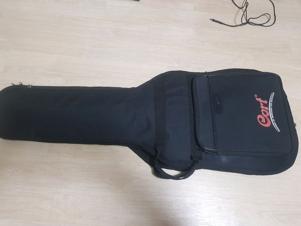 Mark 선버스트 색상의 일렉 기타 이미지