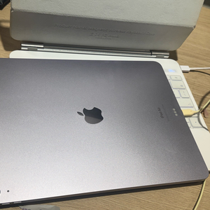 박풀)아이패드 에어 퍼플 m2 13인치 SS급 128기가 와이파이 배터리100 이미지