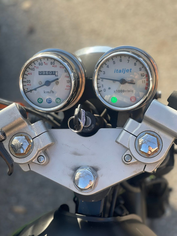 이탈젯 그리폰125 18년식 9,@@@Km 클래식바이크 저렴하게 팝니다. 이미지