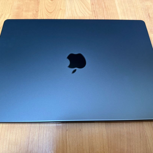 맥북 프로 14인치 M4 (MacBook Pro M4 14-inch) 이미지