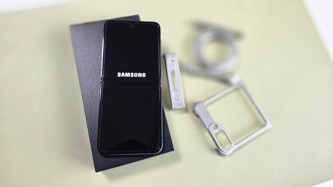 Z플립5 512GB 새 상품 같은 제품, 케이스포함가 이미지