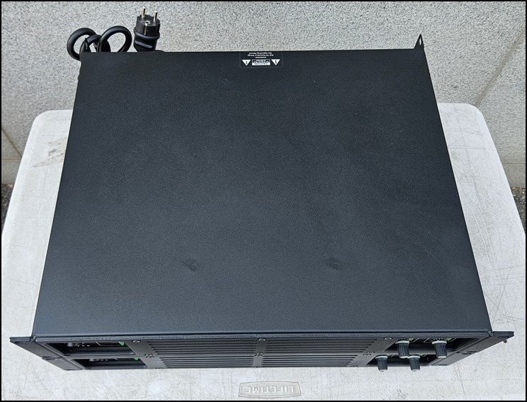 ASHLY(애슐리) PE 1200 중고 파워앰프 (4Ω: 600W x 2) 이미지