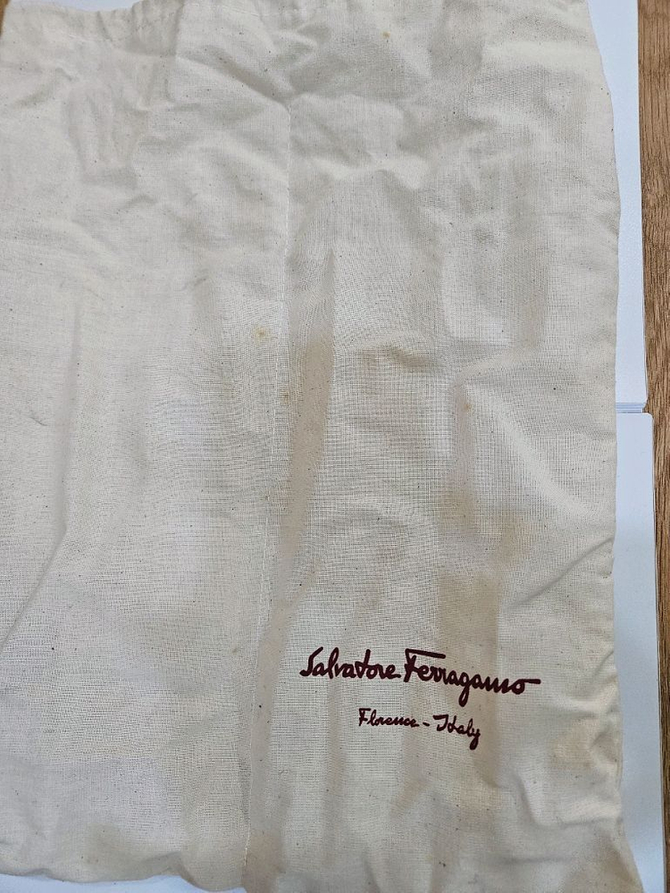 페레가모 바리나 판매합니다 이미지