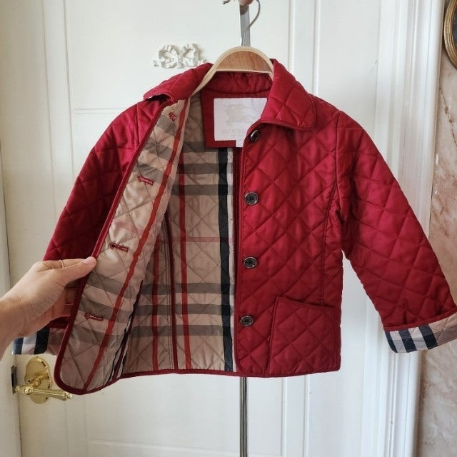 새상품급. (5y) 버버리칠드런 퀼팅 누빔 자켓 / 키즈 몽클레어 구찌 펜디 셀린느 디올 이미지