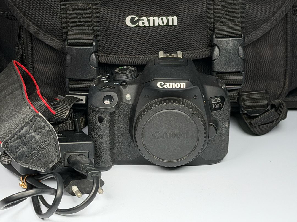 캐논 EOS 700D DSLR 카메라 바디 이미지