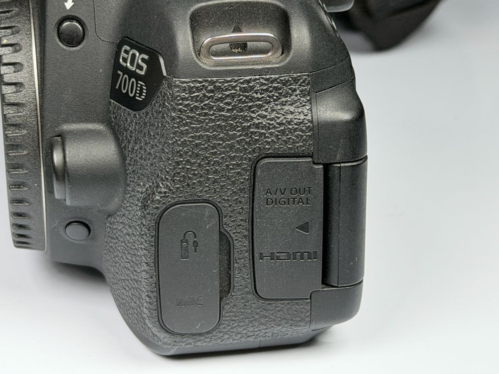 캐논 EOS 700D DSLR 카메라 바디 이미지