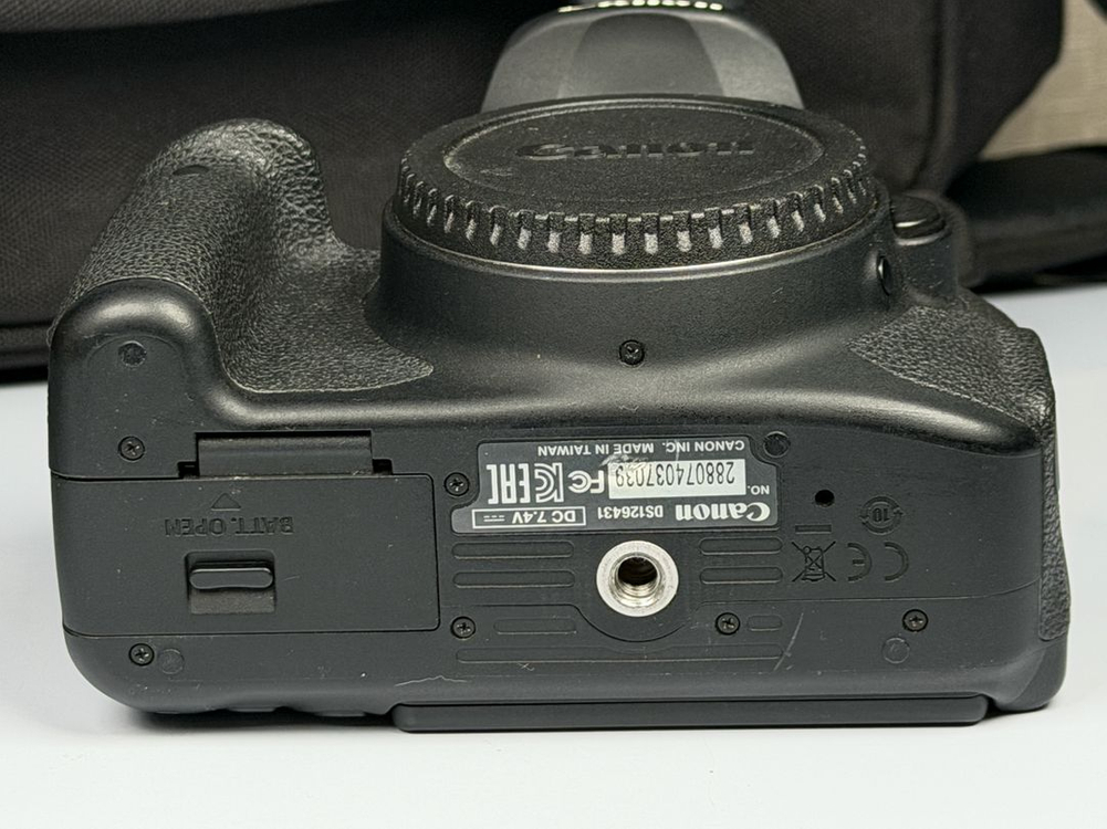 캐논 EOS 700D DSLR 카메라 바디 이미지