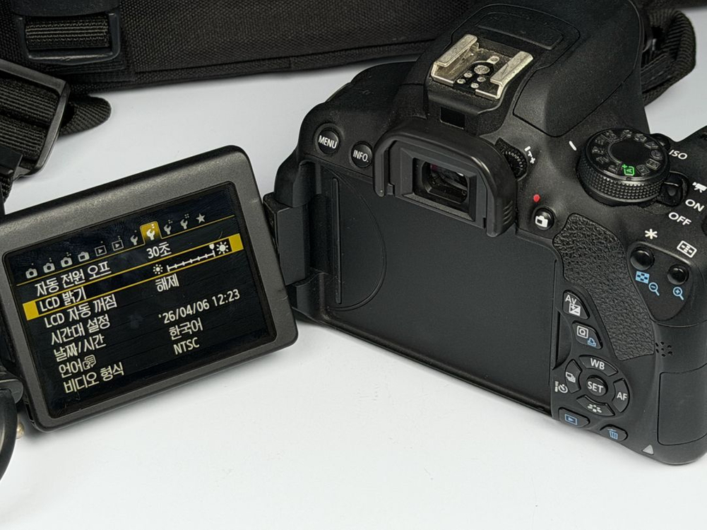 캐논 EOS 700D DSLR 카메라 바디 이미지
