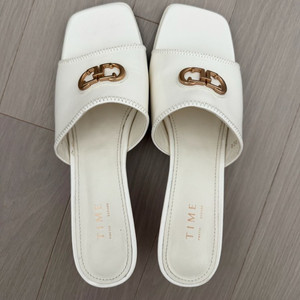 타임 로고 아이보리 뮬 시스템 뮬 250 팝니다 이미지