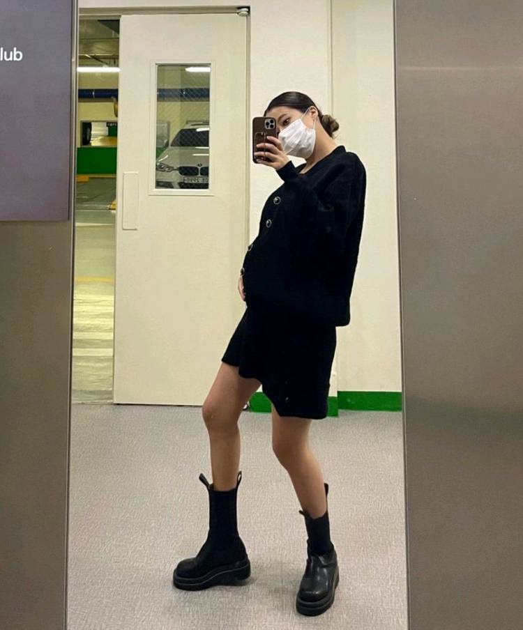 스틸위듀 부클 v넥 울 니트 가디건 스커트 세트(블랙) 이미지