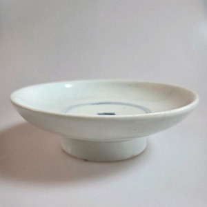 고미술품 조선시대 관요사기 청화백자 안자명수자문접시 이미지