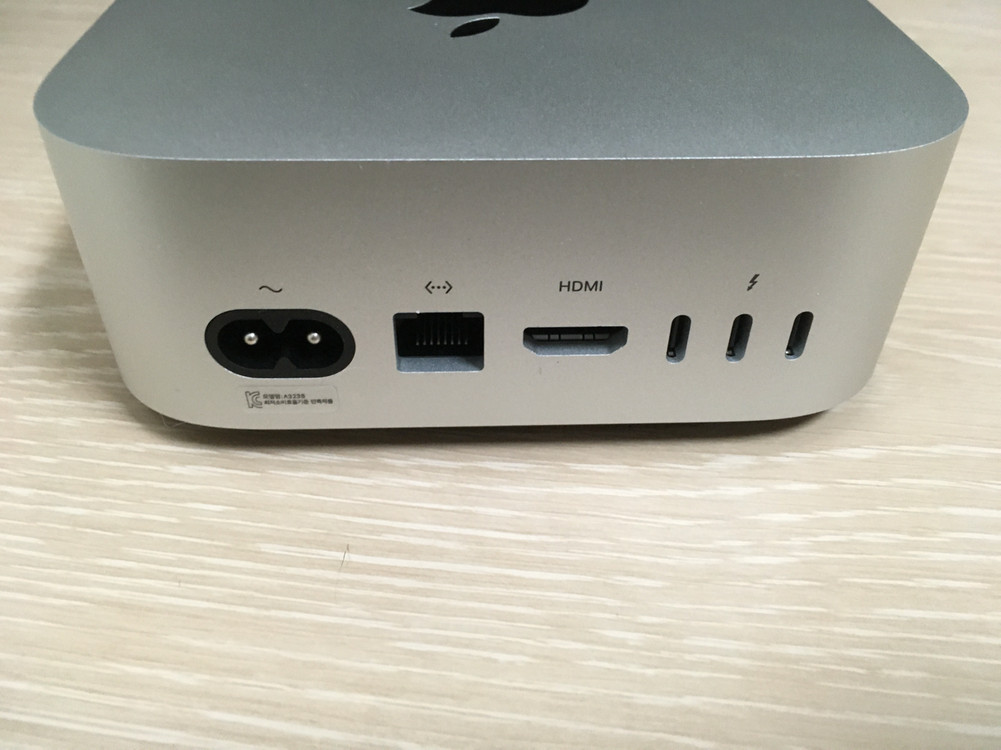 맥미니 m4 램16 룸512 이미지