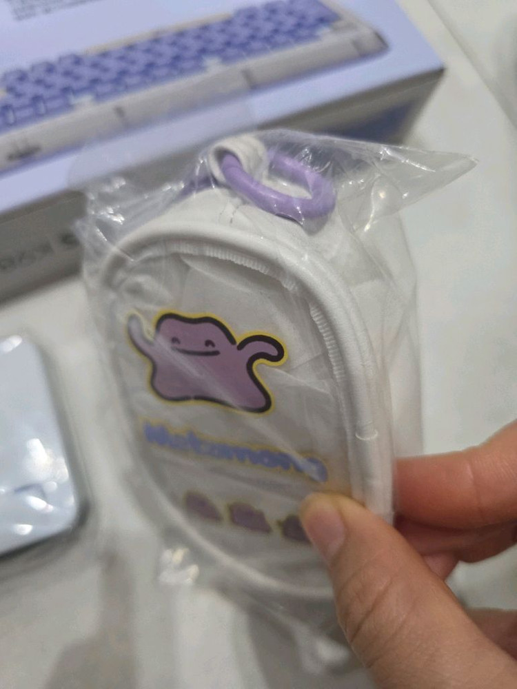 로지텍 메타몽 키보드 라일락 미개봉+라일락키캡+마우스 화이트 미개봉+메타몽 파우치 이미지