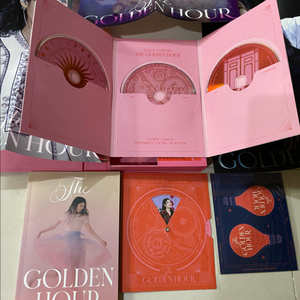 2022 아이유 콘서트 골든아워 DVD 이미지