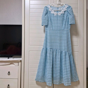 새상품)잇미샤 원피스 오즈세컨지컷에고이스트럭키슈에뜨온앤온시스템듀엘헤지스sjsj시슬리레니본쥬크샤틴베네통씨씨콜렉트 이미지