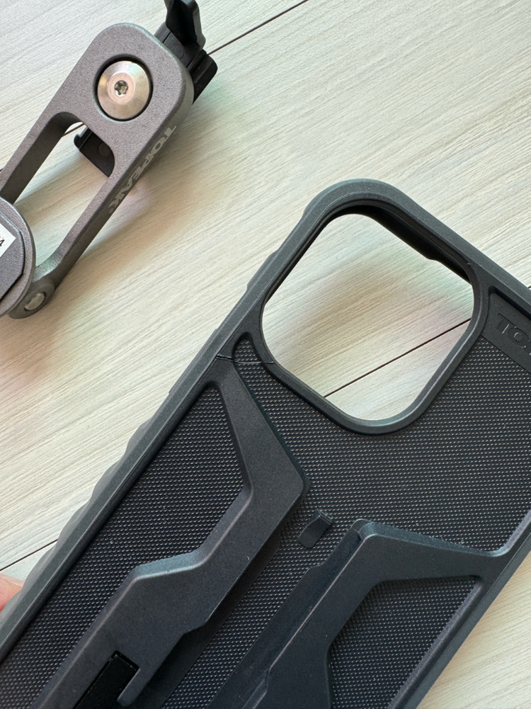 토픽 라이드케이스 마운트 12 프로맥스 아이폰케이스 이미지