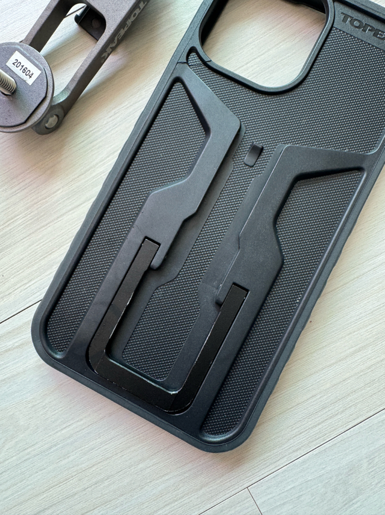 토픽 라이드케이스 마운트 12 프로맥스 아이폰케이스 이미지